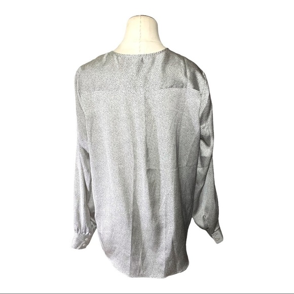 Adrianna Papell Flowy Luxurious Satiny Polka-dot Blouse V Neck Long Sleeves Sz M - Picture 3 of 11